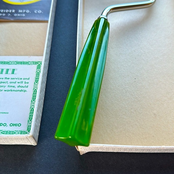 VTG Bakelite Cake Breaker w Green Marble Swirl Handle EUC - Picture 7 of 11